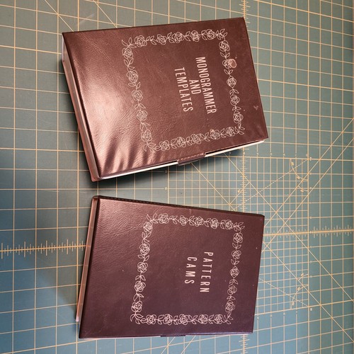 Set monogrammer and - of,